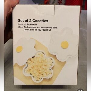 New The Cellar Farm Fresh Set of 2 Flower-Shaped Cocottes Stoneware White Yellow